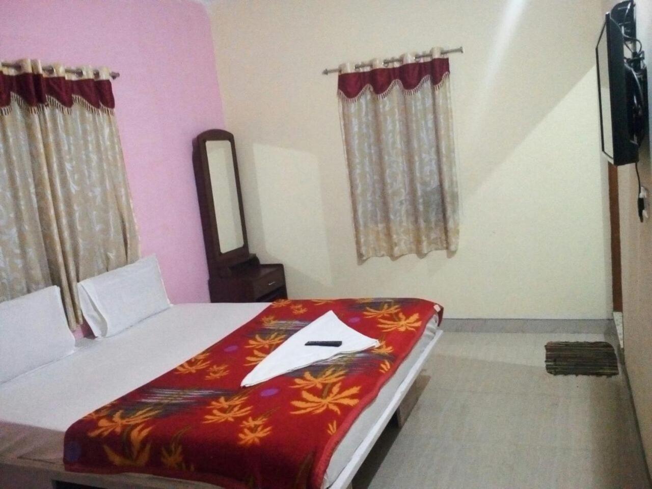Sri Thanga Harish Cottage Йеркауд Екстериор снимка